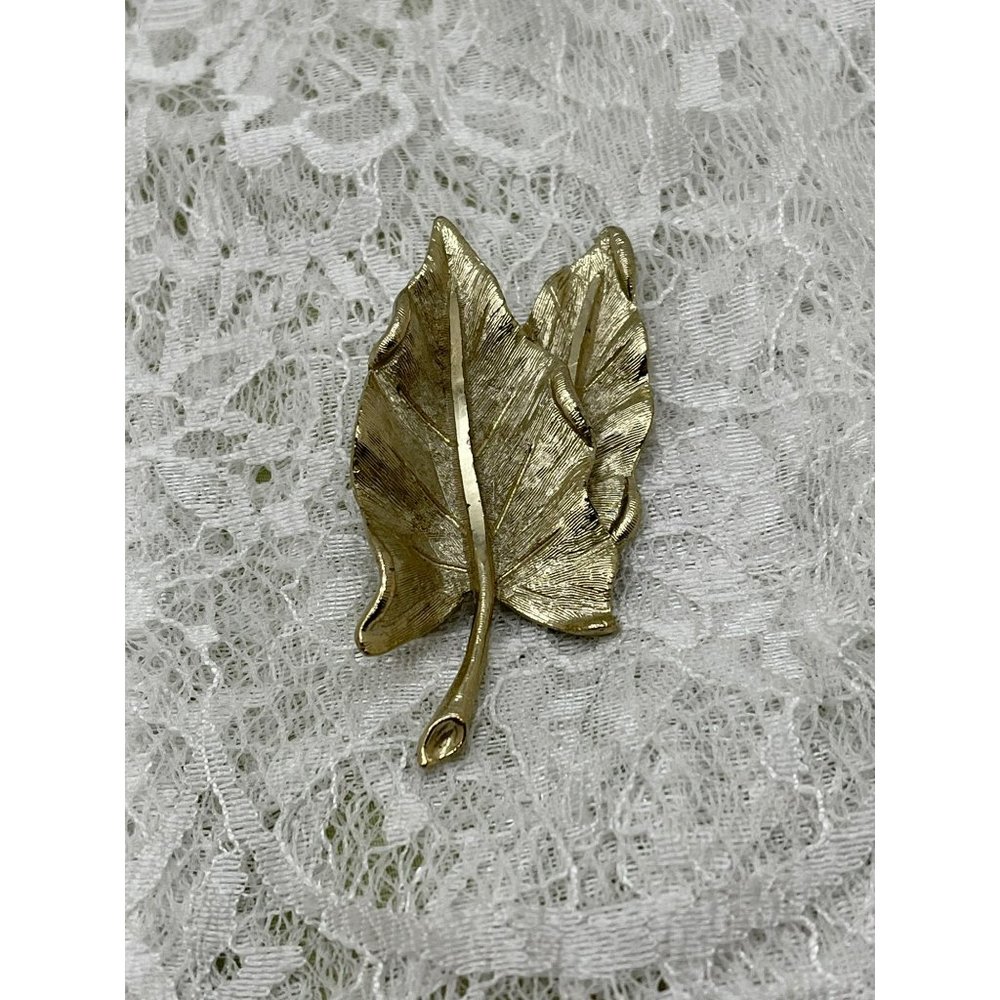 BSK Vintage Brushed Gold Tone Double Leaf Brooch